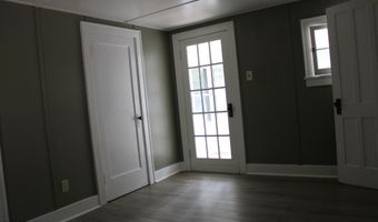 27 Trinity Pl, Amsterdam, NY 12010