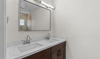 925 Moody Dr, Escondido, CA 92027