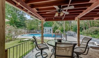 2821 Laurel Ridge Dr, Decatur, GA 30033