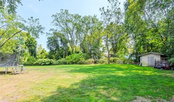 75 Oak St, Amityville, NY 11701