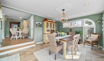 153 S Bayview Ave, Amityville, NY 11701