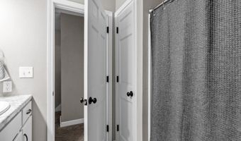 11 HILLTOP Ct, Appleton, WI 54914