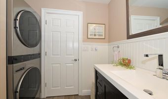 17 Central Ave, Amityville, NY 11701