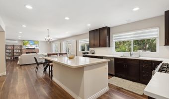 7027 Alicante Rd, Carlsbad, CA 92009