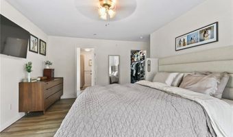 2 Gray Coach Ln 210, Cranston, RI 02921