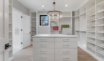 809 N KENMORE St, Arlington, VA 22201