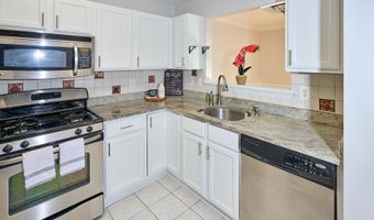 6607 NETTIES Ln 1601, Alexandria, VA 22315