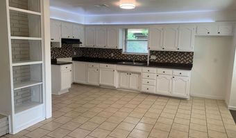2928 N Downing Ave, Bethany, OK 73008