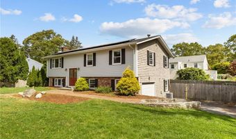 19 Irondale St, Warwick, RI 02886