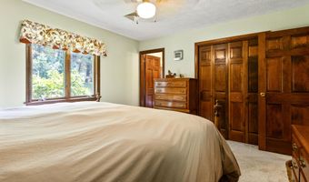 224 Sunderland Dr, Auburn, ME 04210