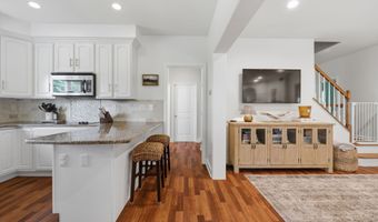 16 Blueberry Hill Rd, Bridgewater, CT 06752