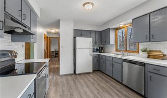 365 Spruce St E, Annandale, MN 55302