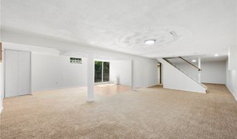 1009 OAK TREE Rd, Akron, OH 44320