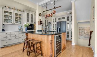 42 Bayside Dr, Atlantic Highlands, NJ 07716