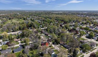 2207 S GLADYS Ave, Appleton, WI 54915