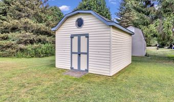12485 N Lawn Ct, Alden, NY 14004