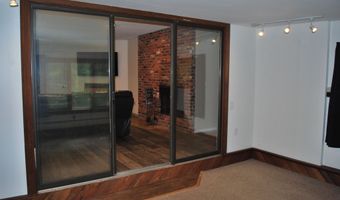 43 Camelot Dr, Bedford, NH 03110