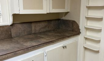 1302 S LIPSCOMB St, Amarillo, TX 79102