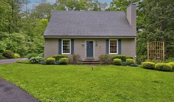 19 Oak Leaf Cir, Coventry, CT 06238