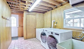 14 Montclair Ave, Airmont, NY 10952