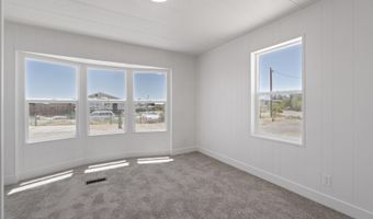 700 Thornbird Dr, Fallon, NV 89406
