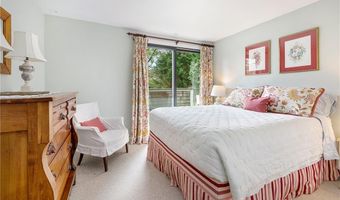 140 Connection St, Newport, RI 02840