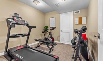 413 Holly Garden Ct, Ballwin, MO 63021