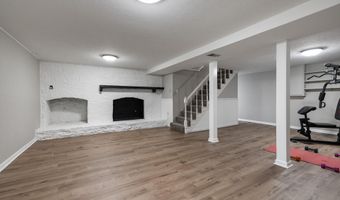 111 Hurstland Dr, Bardstown, KY 40004