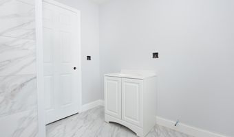 70 Northfield Dr, Bridgeport, CT 06606