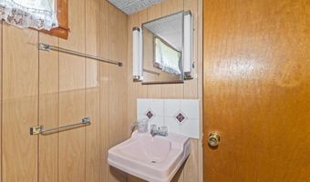 173 Tracy Dr, Burlington, VT 05408