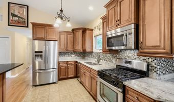 17 Willow St, Algonquin, IL 60102