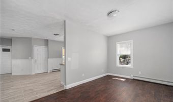 92 Spring St, Lincoln, RI 02838