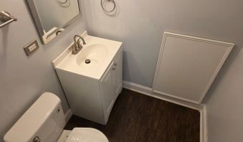 1719 W Lexington Dr, Arlington Heights, IL 60004