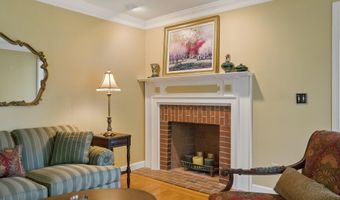 4 Catesby Ln, Bedford, NH 03110
