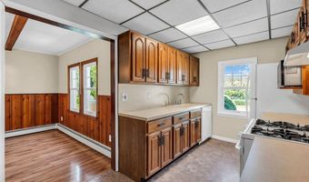 106 Van Brackle Rd, Aberdeen, NJ 07747