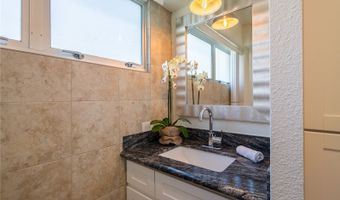 2465 Kuhio Ave 410, Honolulu, HI 96815