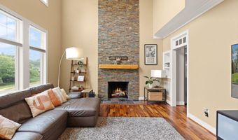 4226 40TH St N, Arlington, VA 22207