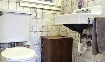 28 Tulip St, Bristol, CT 06010