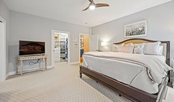 305 Richmond Glen Dr, Cheshire, CT 06410