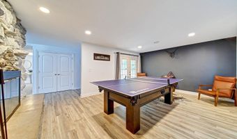 116 E Brittany Dr, Arlington Heights, IL 60004