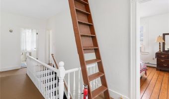 53 Warner St, Newport, RI 02840