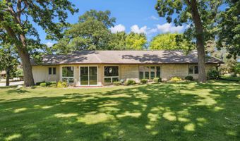 1108 2nd St SW, Dyersville, IA 52040