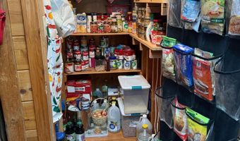 9046 Warbler Dr, Bonanza, OR 97623