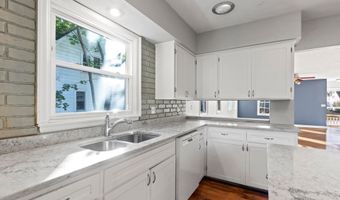 430 E GLENDALE Ave, Appleton, WI 54911