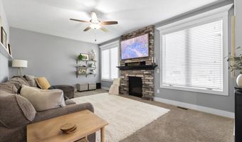 1704 NW Ridge Rd, Ankeny, IA 50023