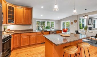 37 Pondfield Rd, Bedford, NH 03110