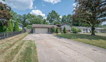 2211 Penny Ln, Austintown, OH 44515