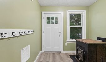 127 Broad St, Auburn, ME 04210