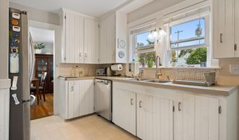 118 Poplar St, Bangor, ME 04401