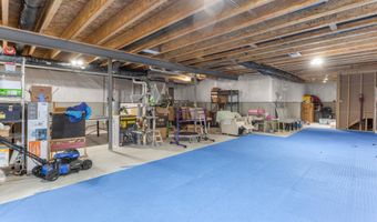 2825 Dillon Dr, Ann Arbor, MI 48105